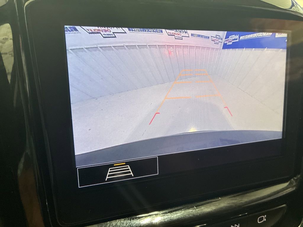 Used 2020 Chevrolet Traverse LT image 31