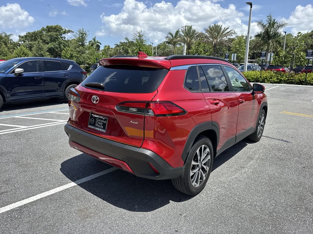 Used 2023 Toyota Corolla Cross XLE w/ Convenience Package FWD image 3