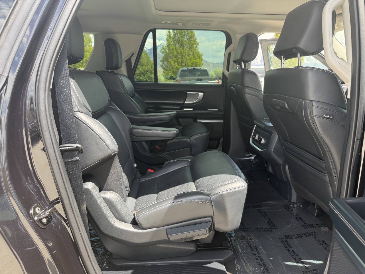 Used 2025 Ford Expedition Max Platinum AWD/4WD image 23