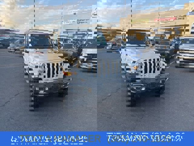 Used 2019 Jeep Wrangler Unlimited Sahara image 2