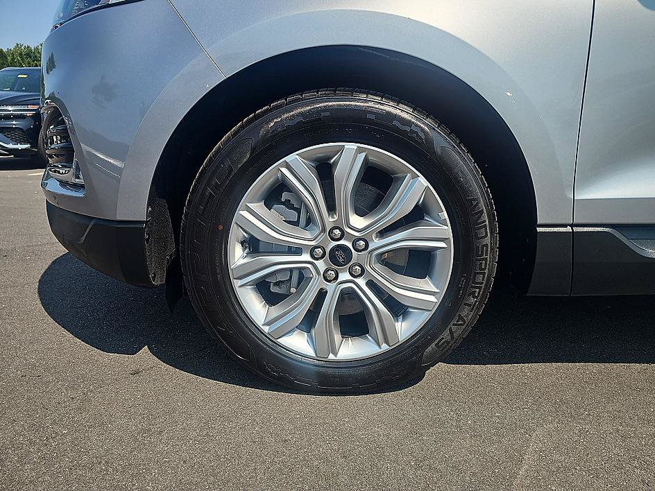 Used 2023 Ford Edge Titanium w/ Equipment Group 301A AWD/4WD image 11