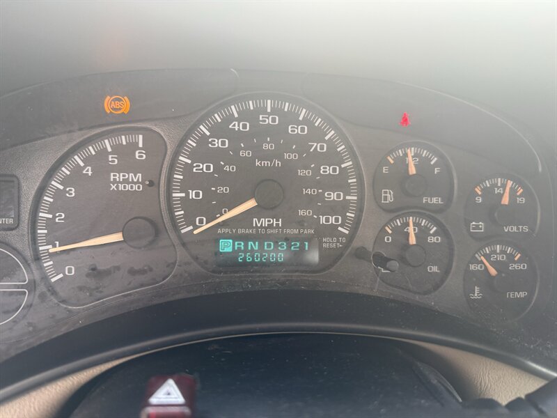 Used 2002 Chevrolet Suburban Z71 AWD/4WD image 14