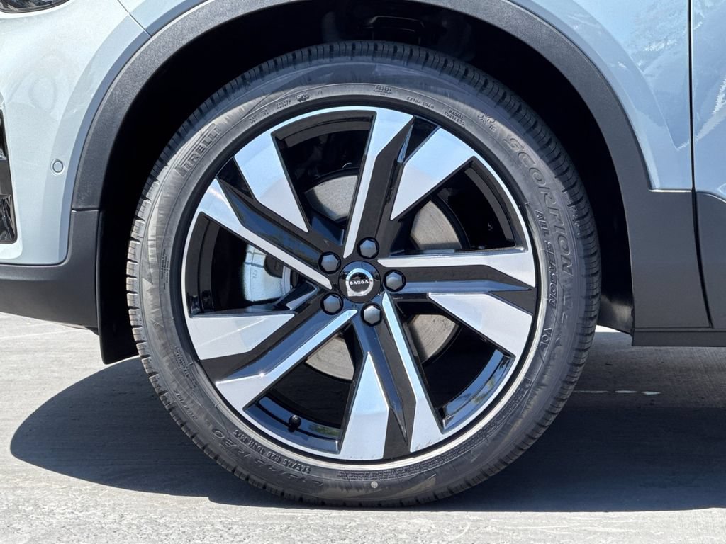 New 2026 Volvo XC40 B5 Plus w/ Climate Package AWD/4WD image 25