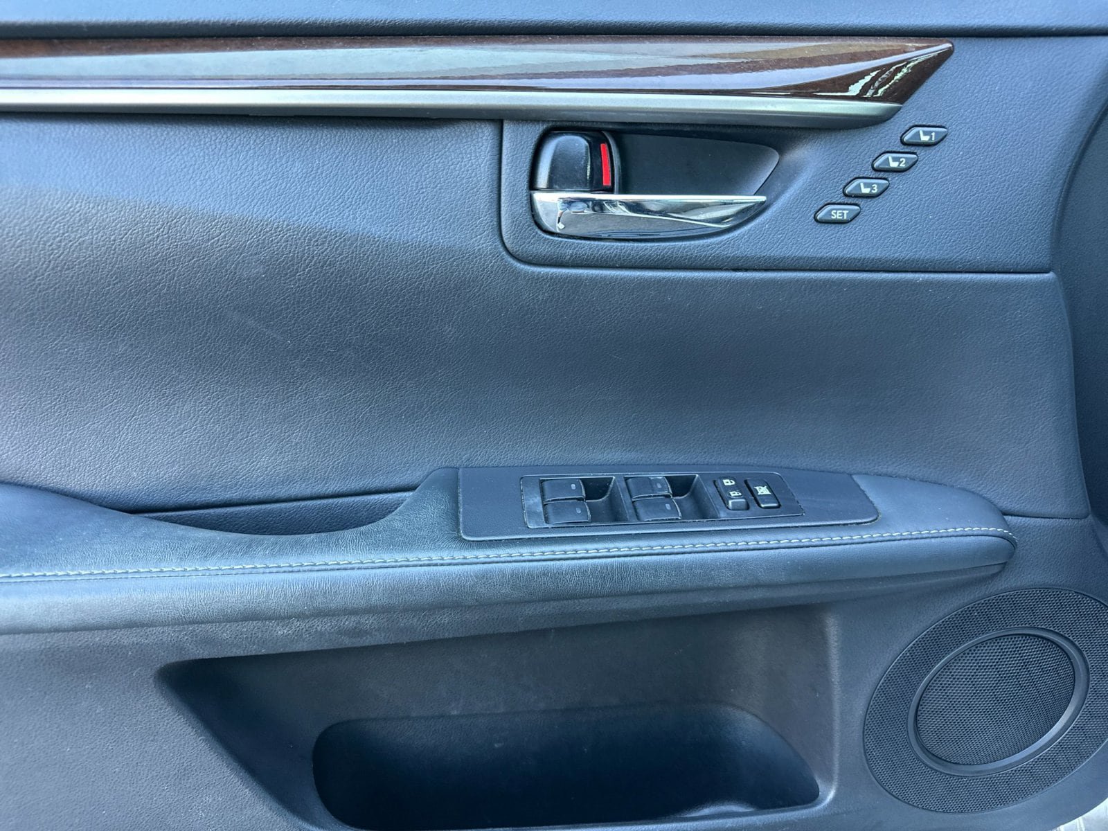 Used 2014 Lexus ES 350 w/ Luxury Package FWD image 10