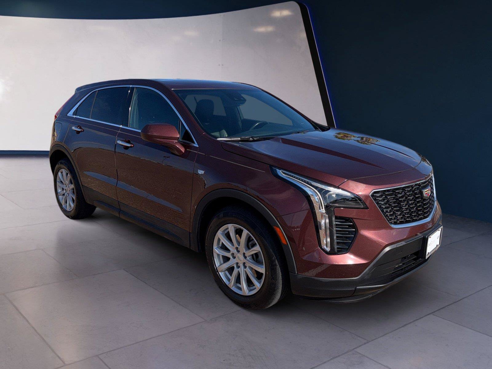 Certified 2023 Cadillac XT4 Luxury w/ Cold Weather Package FWD image 7