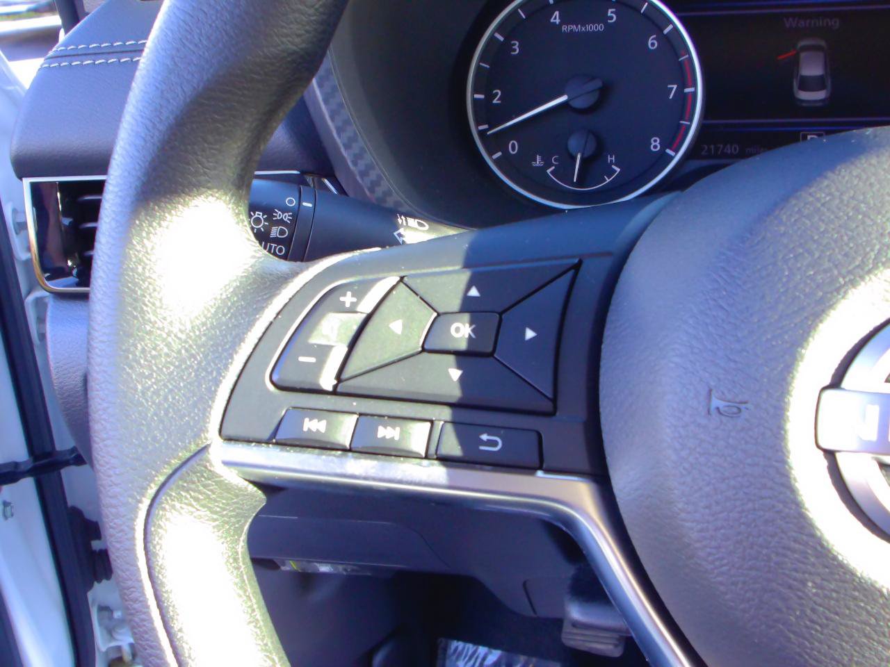 Used 2025 Nissan Sentra SV FWD image 16