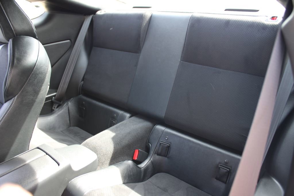 Used 2025 Toyota GR86 Premium w/ ALL Weather Mat Package (TMS) image 18