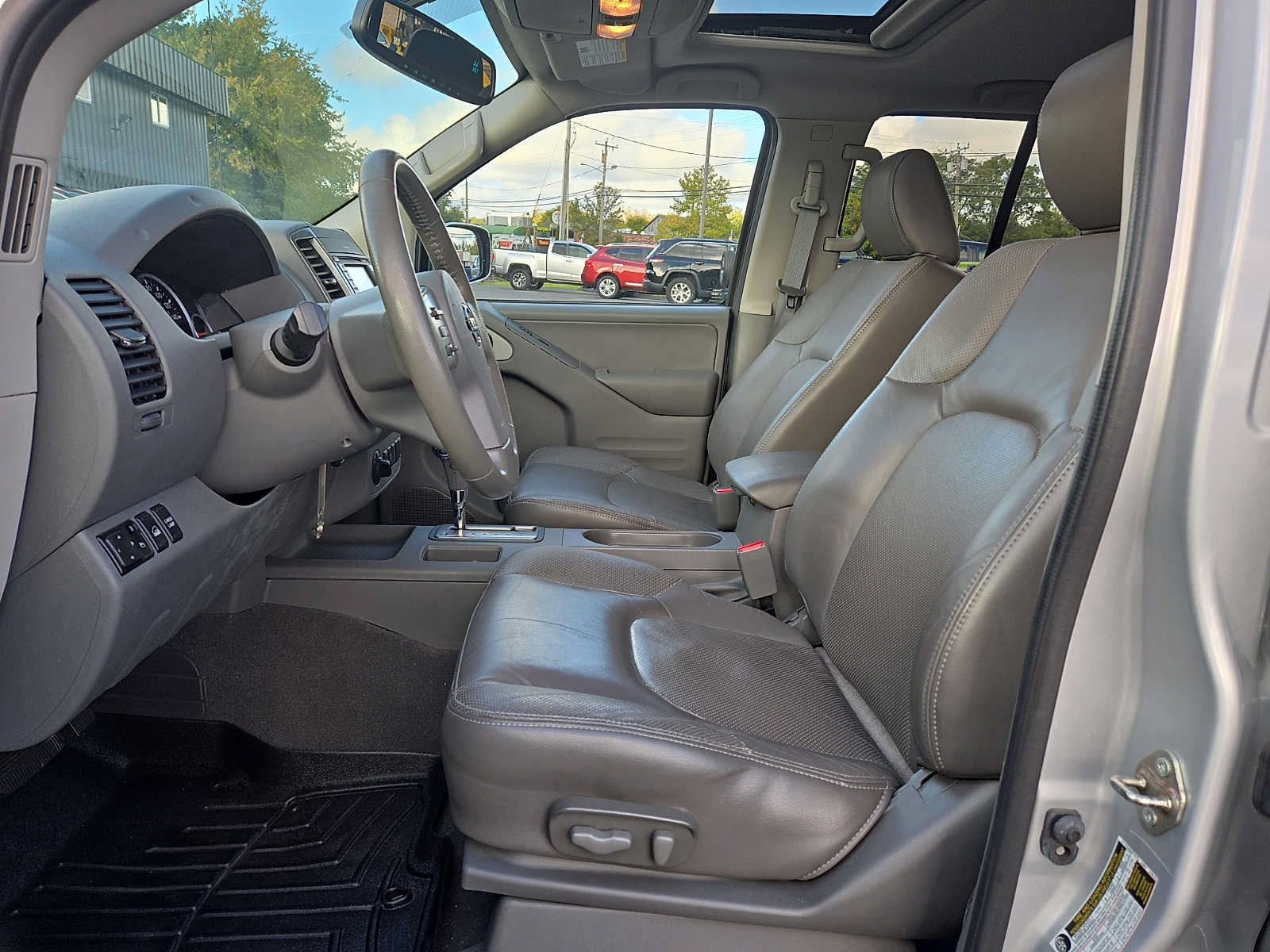 Used 2019 Nissan Frontier SL AWD/4WD image 13