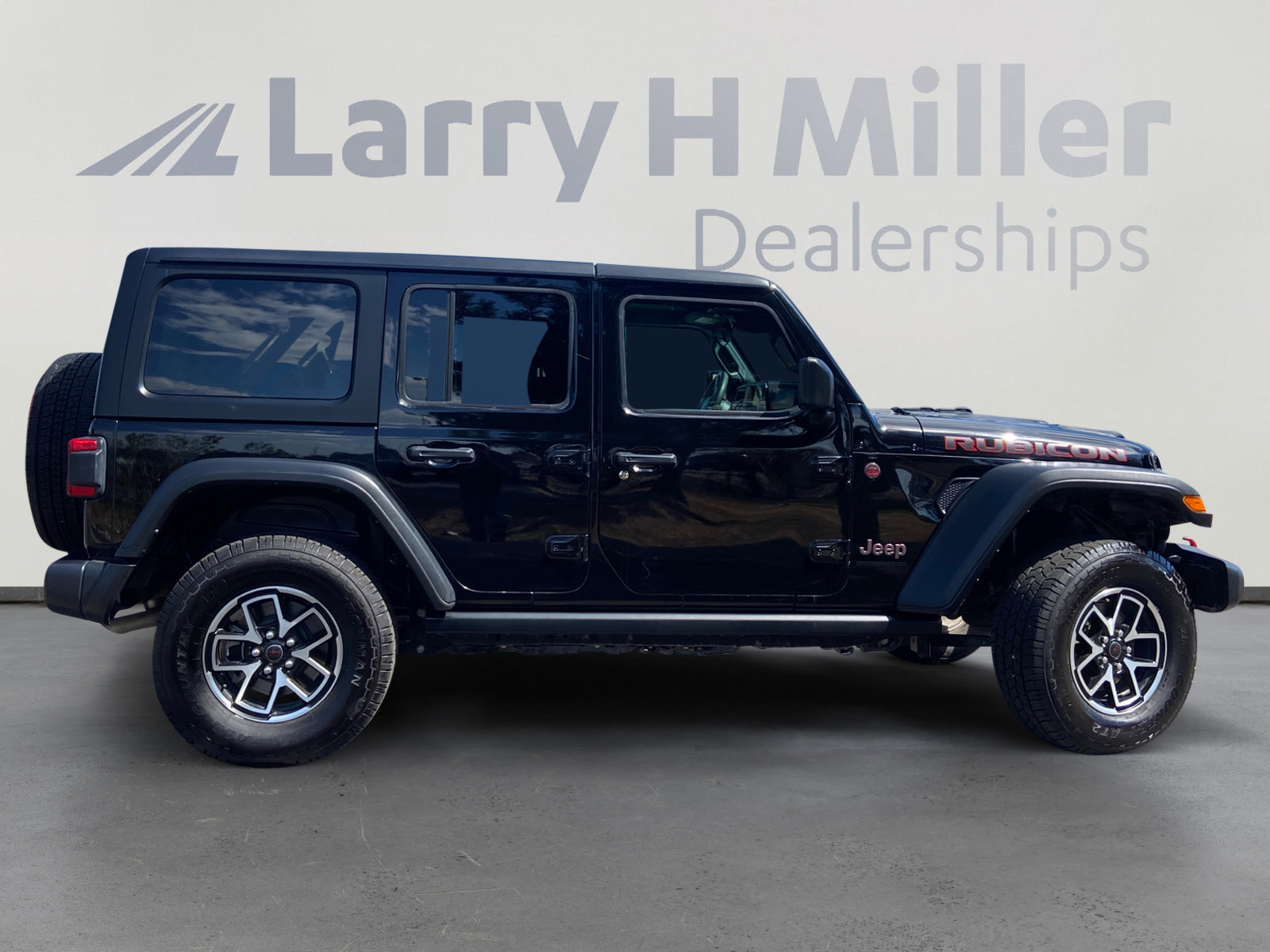 Used 2024 Jeep Wrangler Unlimited Rubicon AWD/4WD image 6