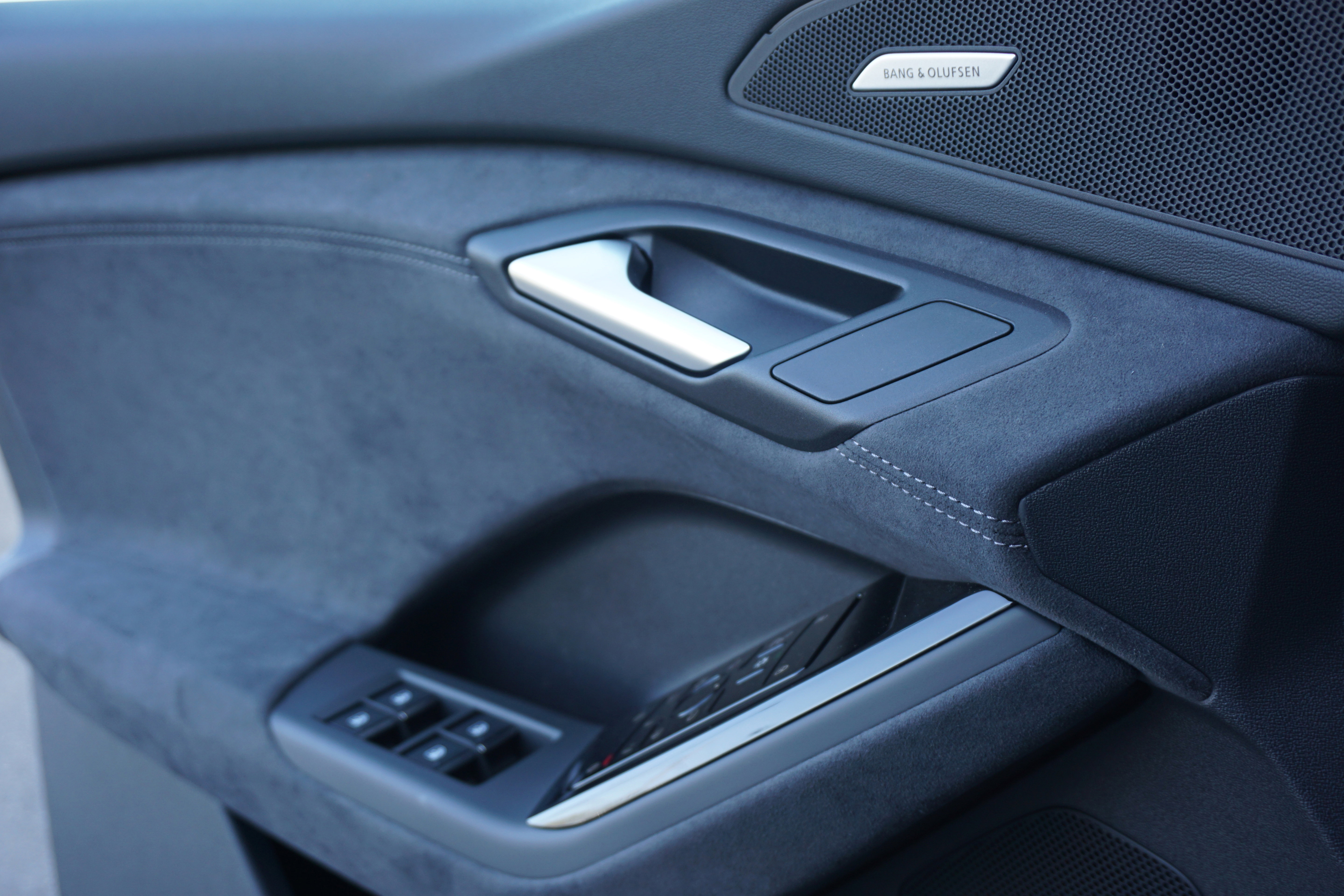 New 2025 Audi SQ6 e-tron Premium Plus image 12