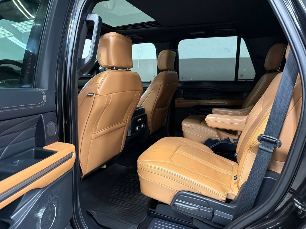 Used 2023 Ford Expedition Platinum AWD/4WD image 24