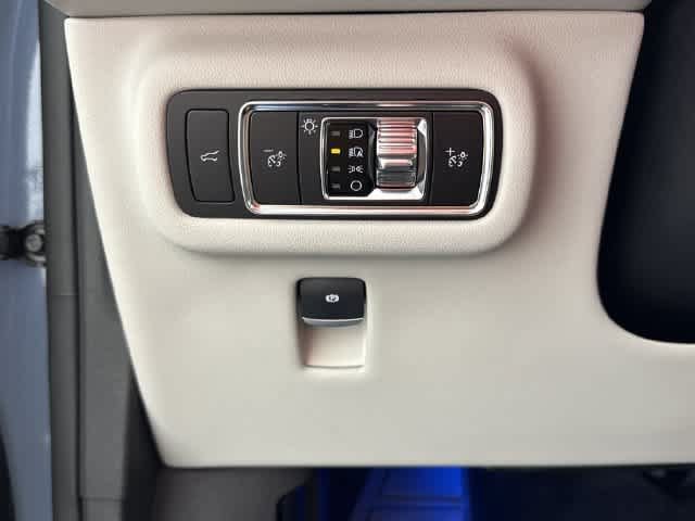 New 2026 Lincoln Nautilus Premier AWD/4WD image 12