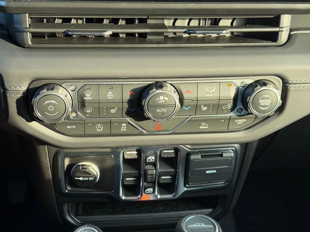 New 2026 Jeep Gladiator Sport AWD/4WD image 16