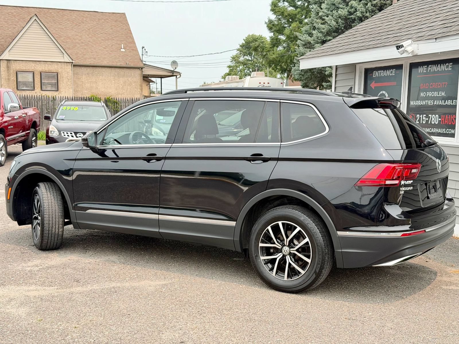 Used 2021 Volkswagen Tiguan SE w/ Panoramic Sunroof Package AWD/4WD image 4