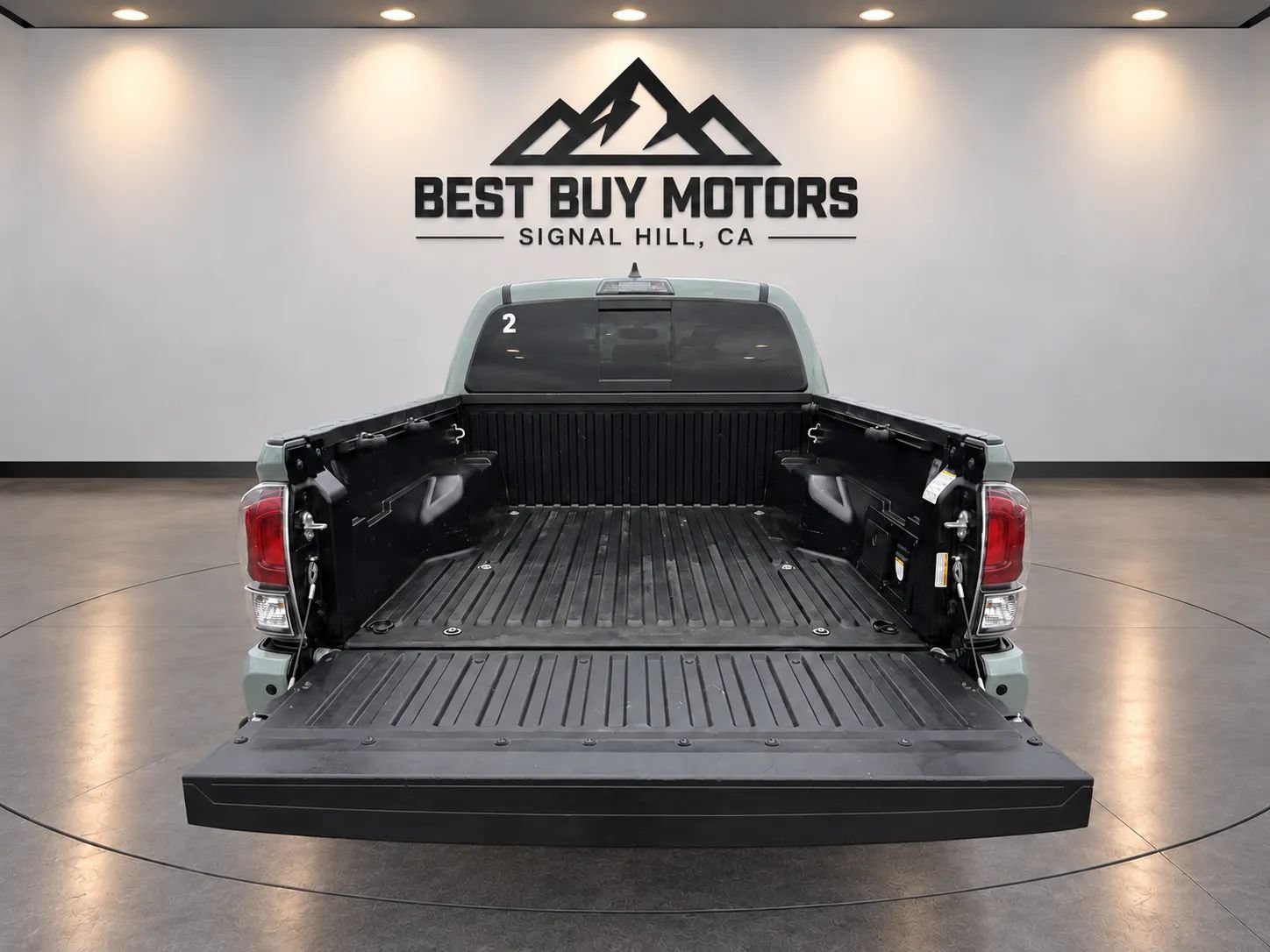 Used 2022 Toyota Tacoma TRD Off-Road w/ TRD Premium Off Road Package AWD/4WD image 23