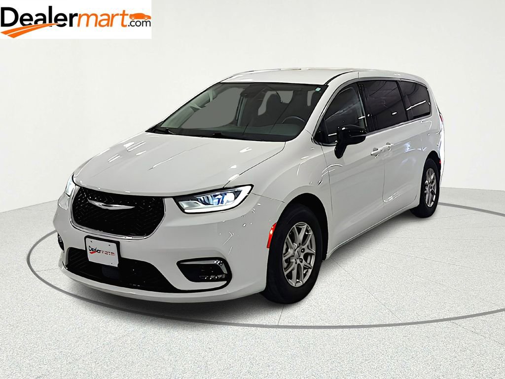 Used 2024 Chrysler Pacifica Touring-L image 1