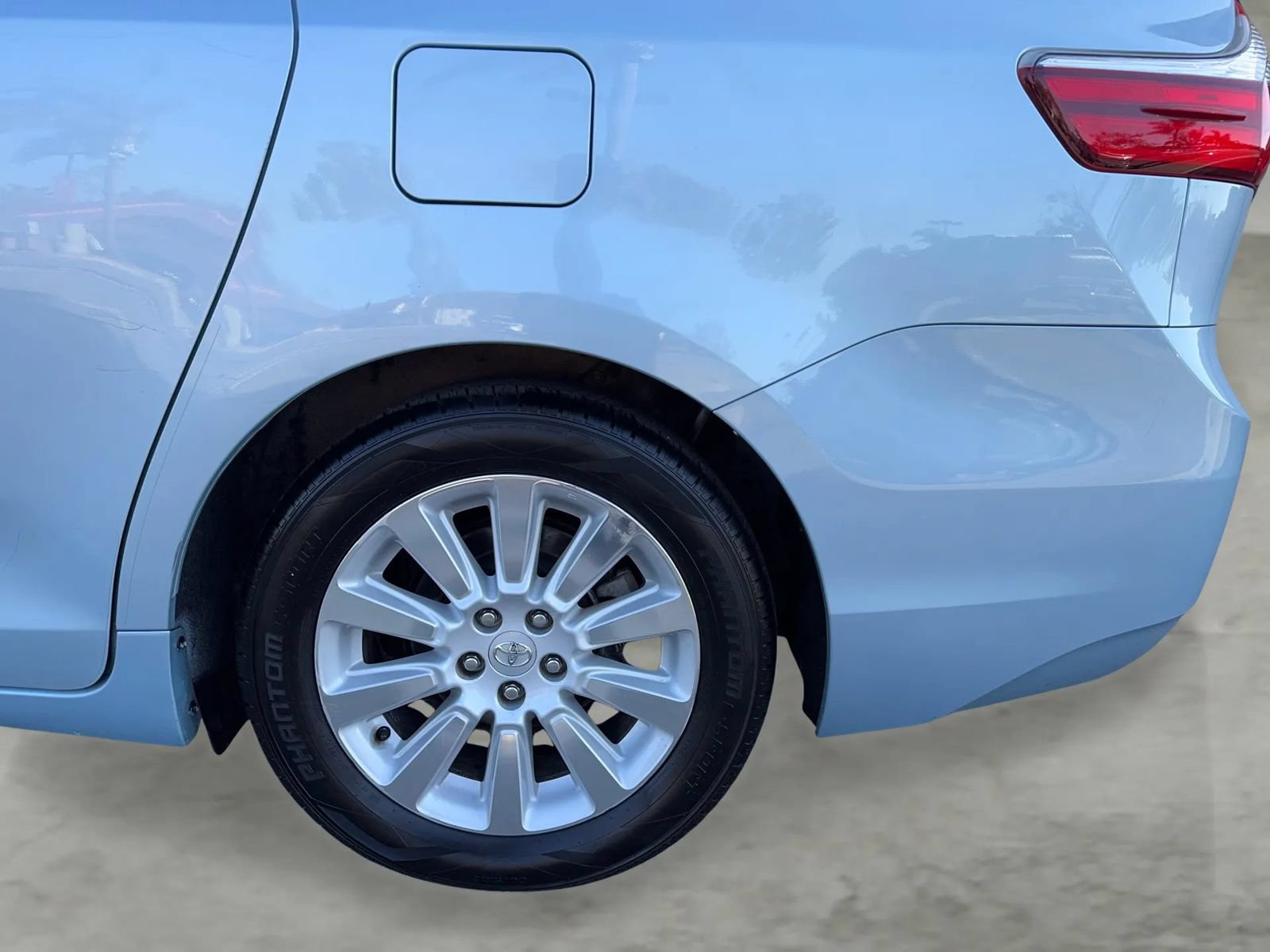 Used 2015 Toyota Sienna Limited FWD image 48