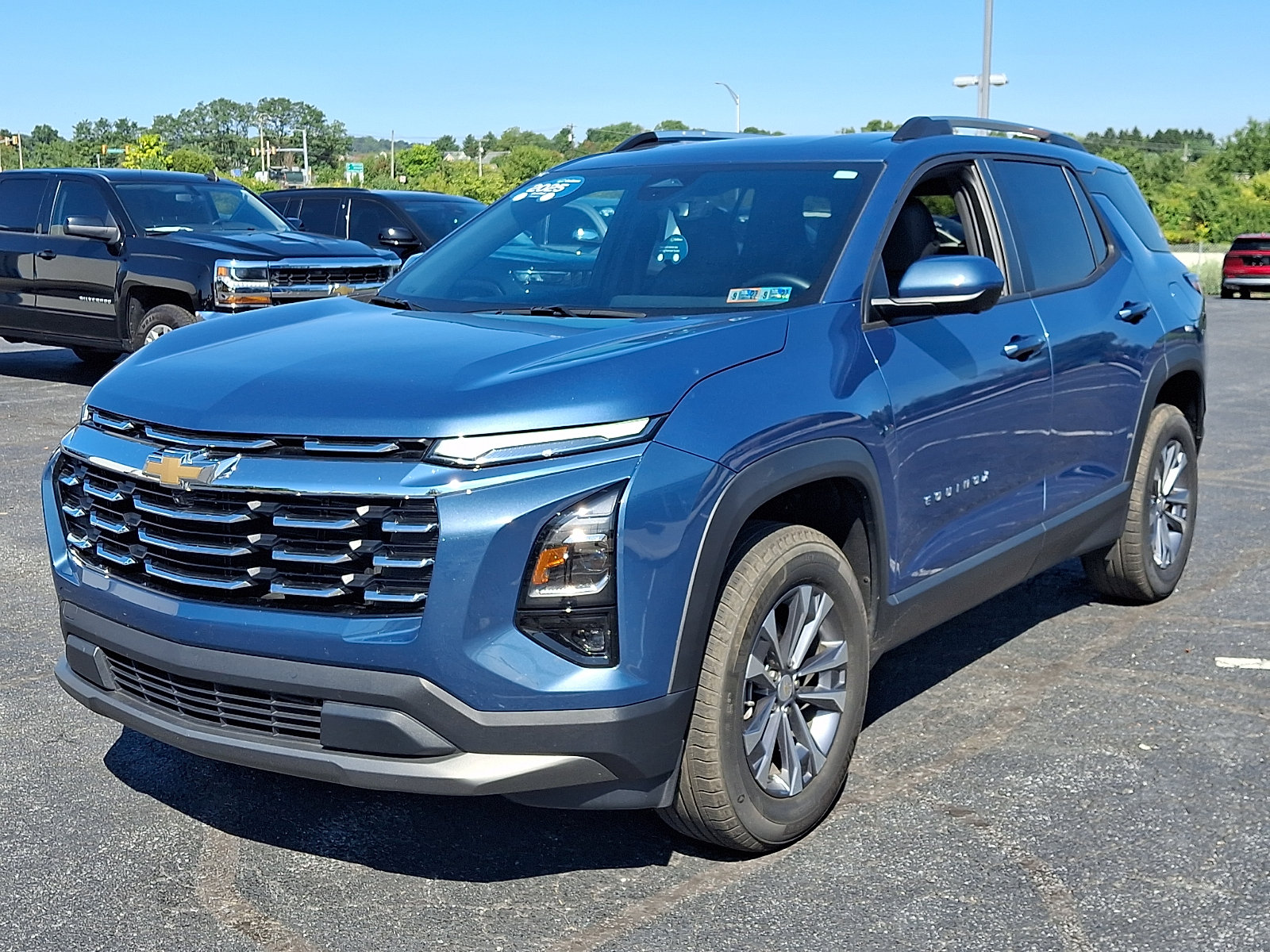 Certified 2025 Chevrolet Equinox LT w/ Convenience Package II AWD/4WD image 3