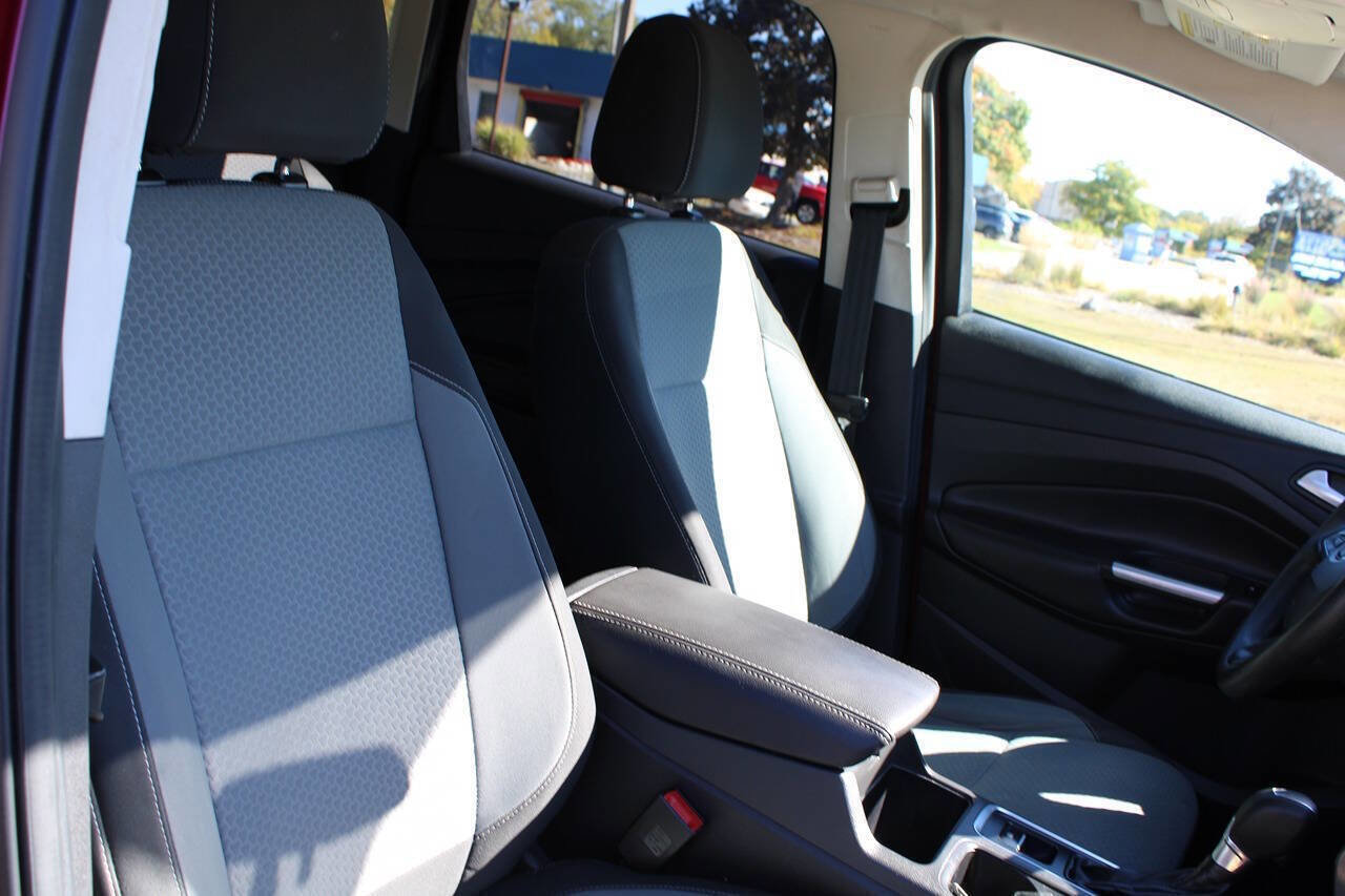 Used 2017 Ford Escape SE image 68