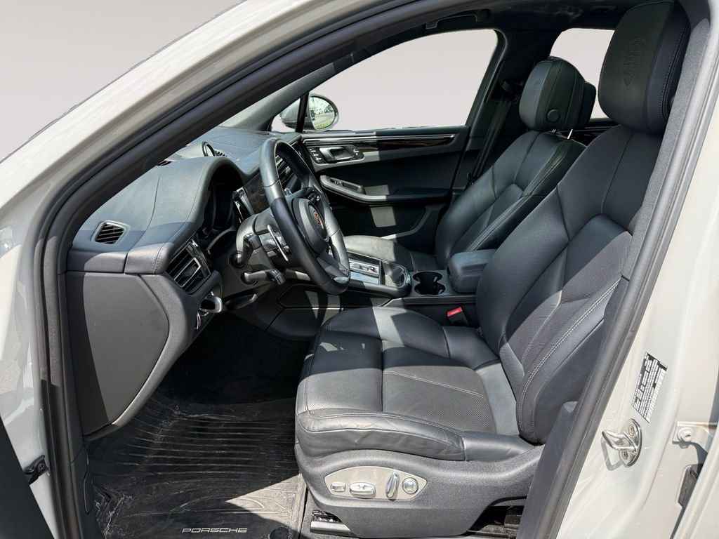 Used 2023 Porsche Macan Turbo AWD/4WD image 9