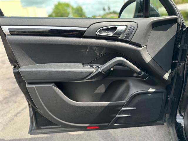 Used 2014 Porsche Cayenne Diesel image 14