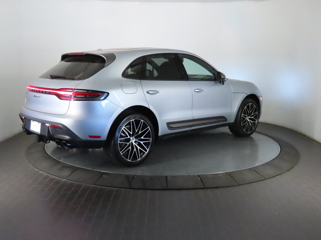 Certified 2024 Porsche Macan Turbo AWD/4WD image 7