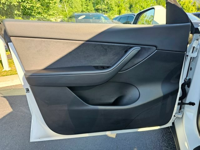 Used 2021 Tesla Model Y Long Range AWD/4WD image 23