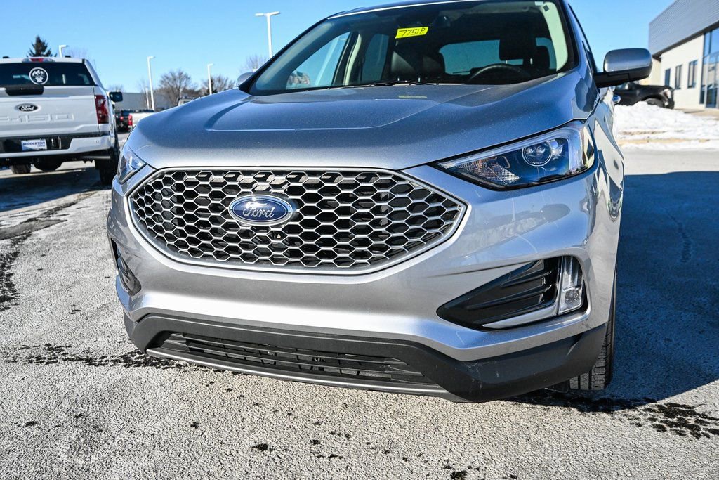 Used 2024 Ford Edge SEL w/ Convenience Package image 11