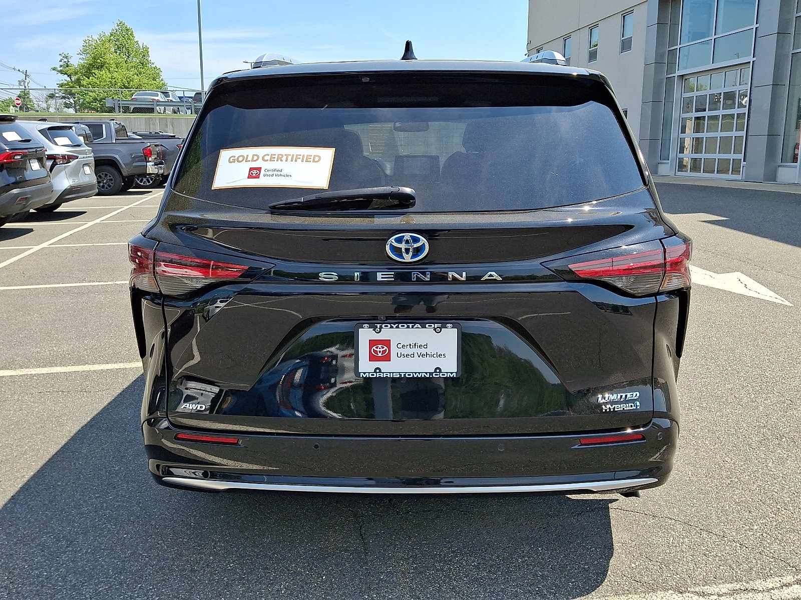 Certified 2023 Toyota Sienna Limited AWD/4WD image 5