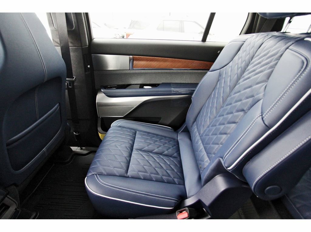 New 2026 Cadillac Vistiq Premium Luxury image 12