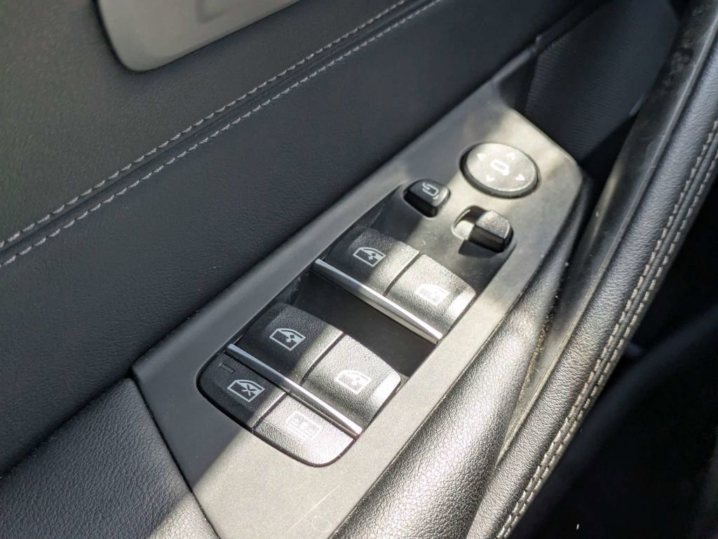 Used 2022 BMW M550i xDrive w/ Executive Package image 27