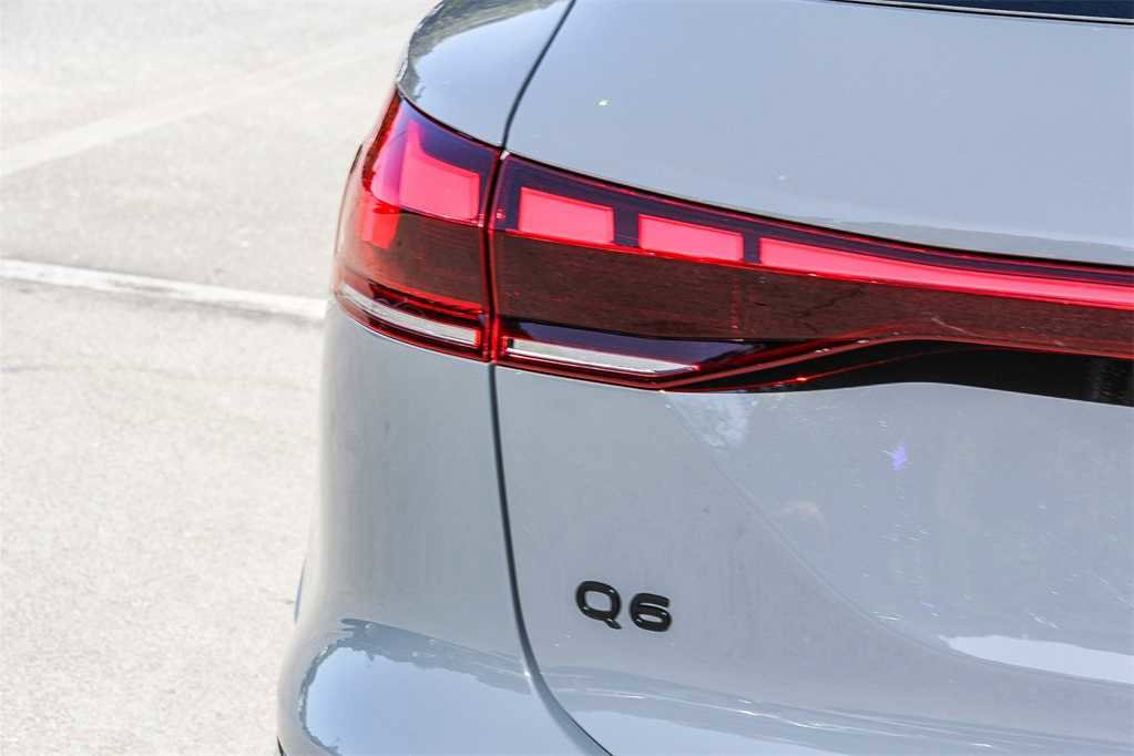Used 2025 Audi Q6 e-tron Premium w/ Convenience Package image 11
