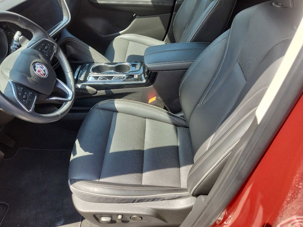 Used 2022 Buick Envision Essence w/ Safety Package image 17