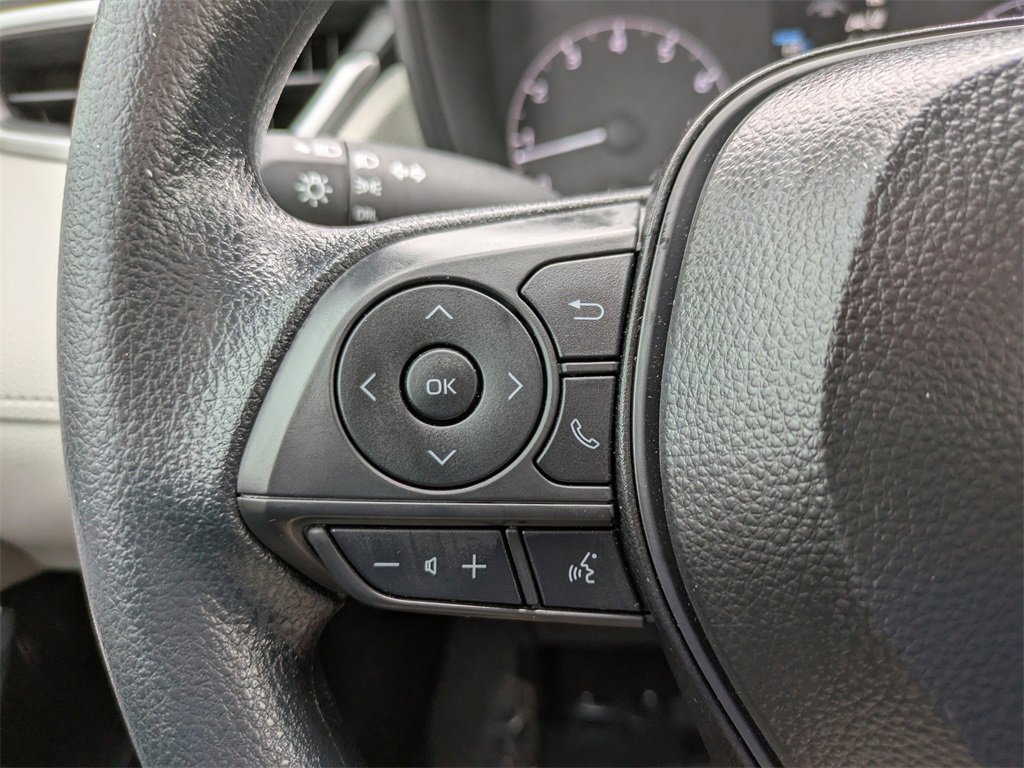 Used 2025 Toyota Corolla Cross L image 21