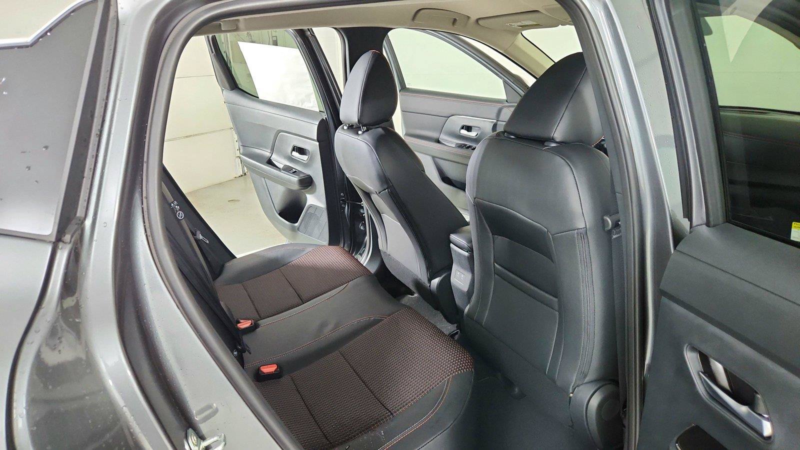 Used 2026 Nissan Kicks SR w/ Illumination Package AWD/4WD image 24