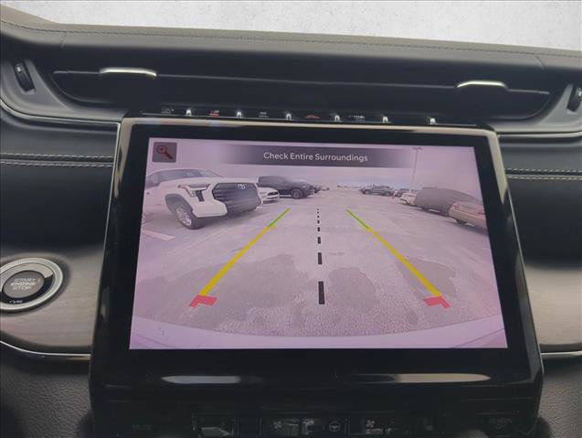 Used 2023 Jeep Grand Cherokee Overland image 16