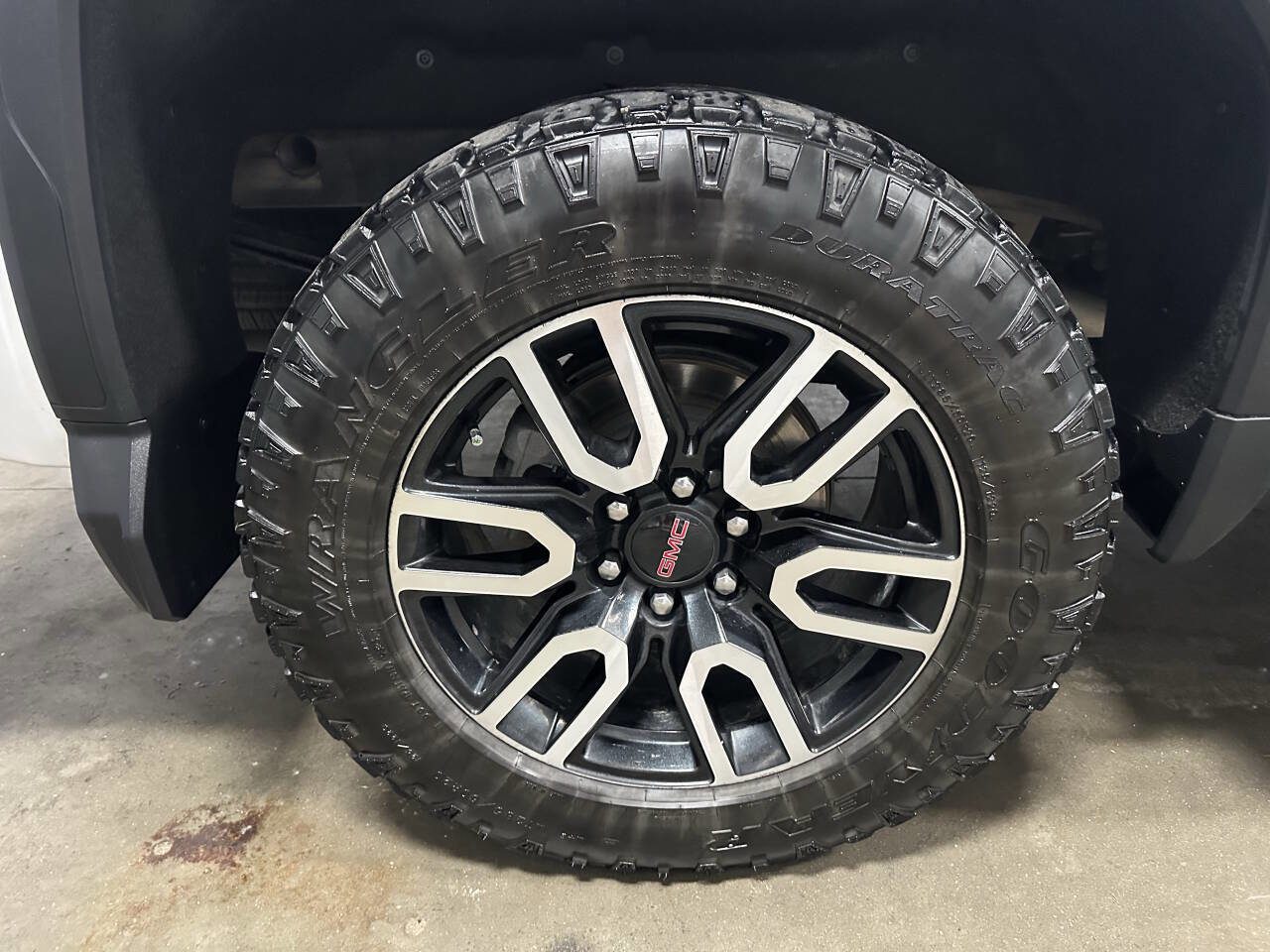 Used 2024 GMC Sierra 1500 AT4 w/ Technology Package image 26