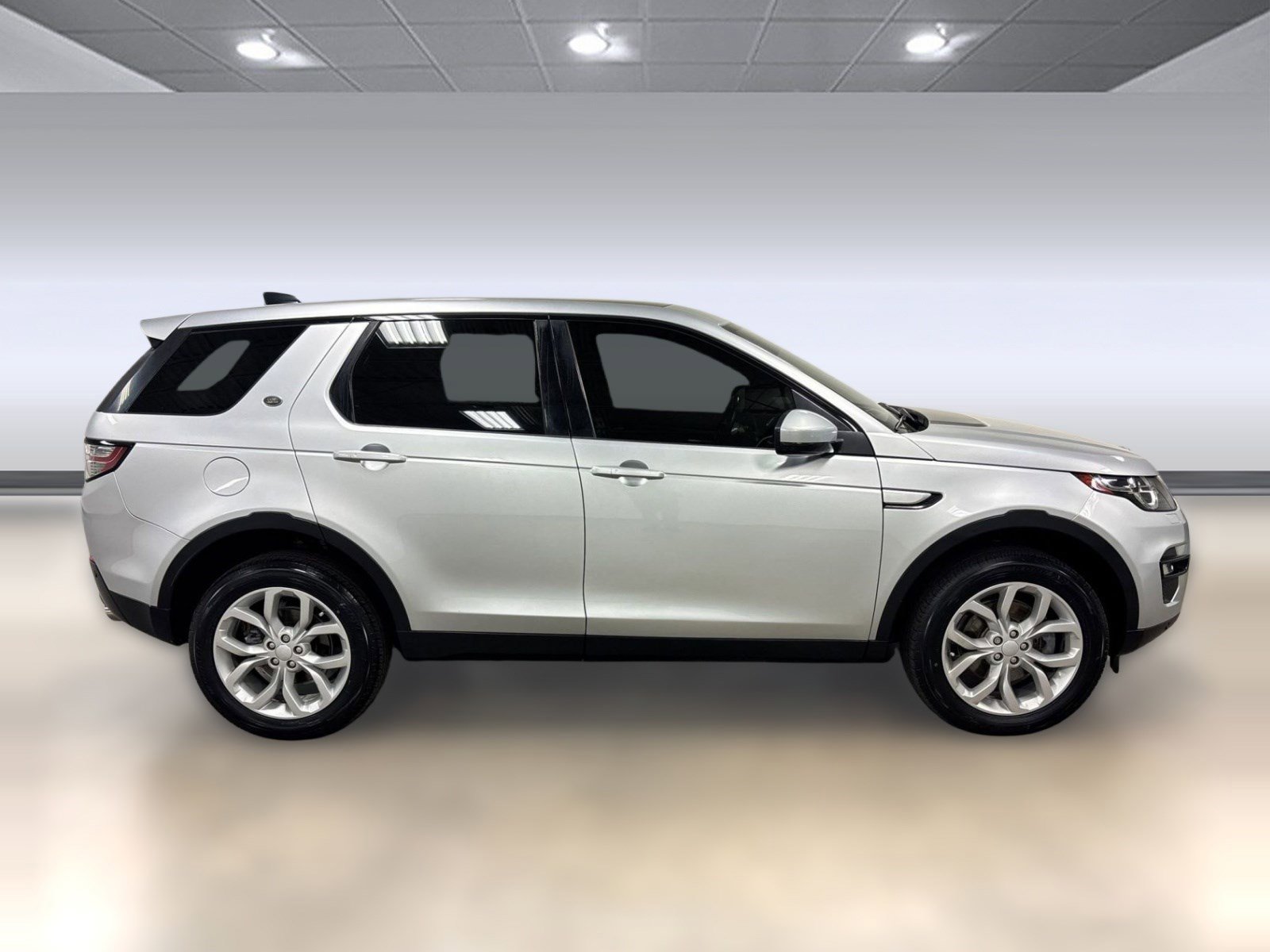 Used 2018 Land Rover Discovery Sport HSE image 7