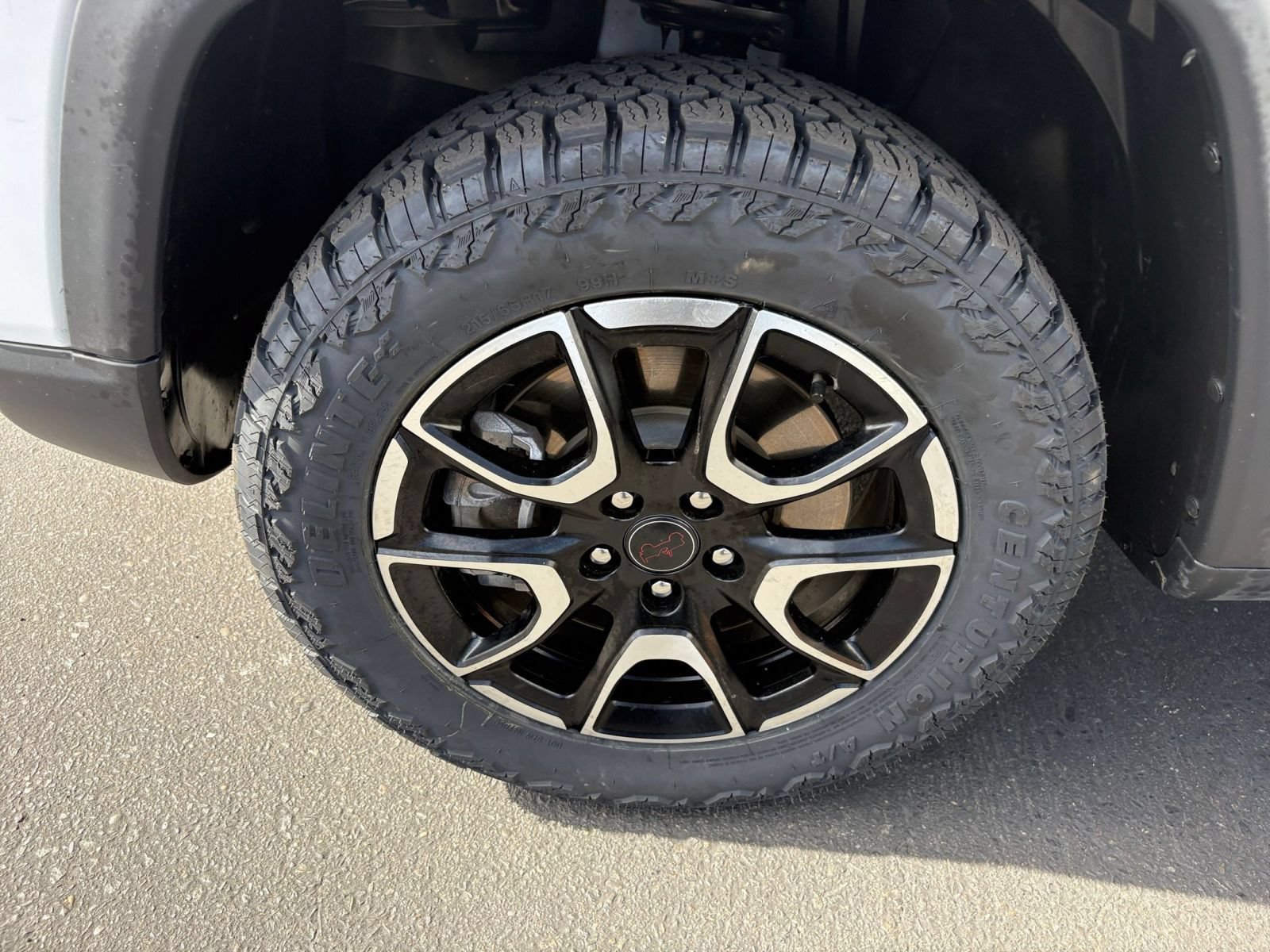 Used 2025 Jeep Compass Trailhawk AWD/4WD image 29