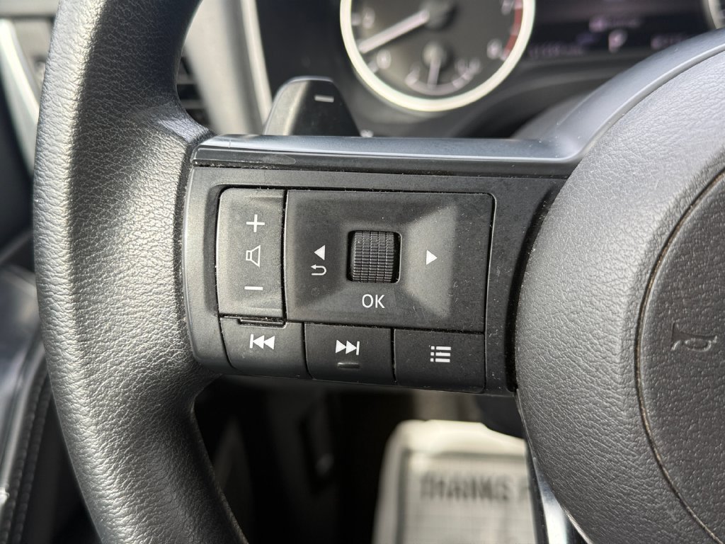 Used 2024 Nissan Rogue SV AWD/4WD image 23