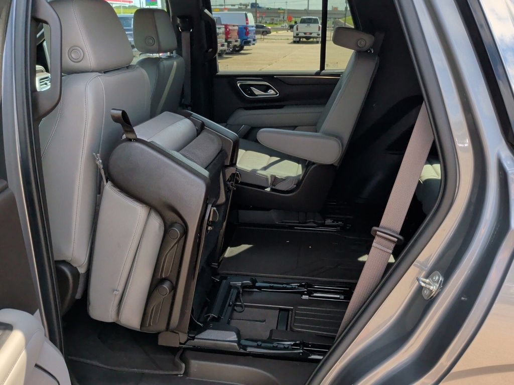 Used 2022 Chevrolet Tahoe LT w/ Luxury Package RWD image 39