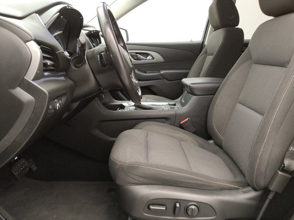 Used 2019 Chevrolet Traverse LT FWD image 17