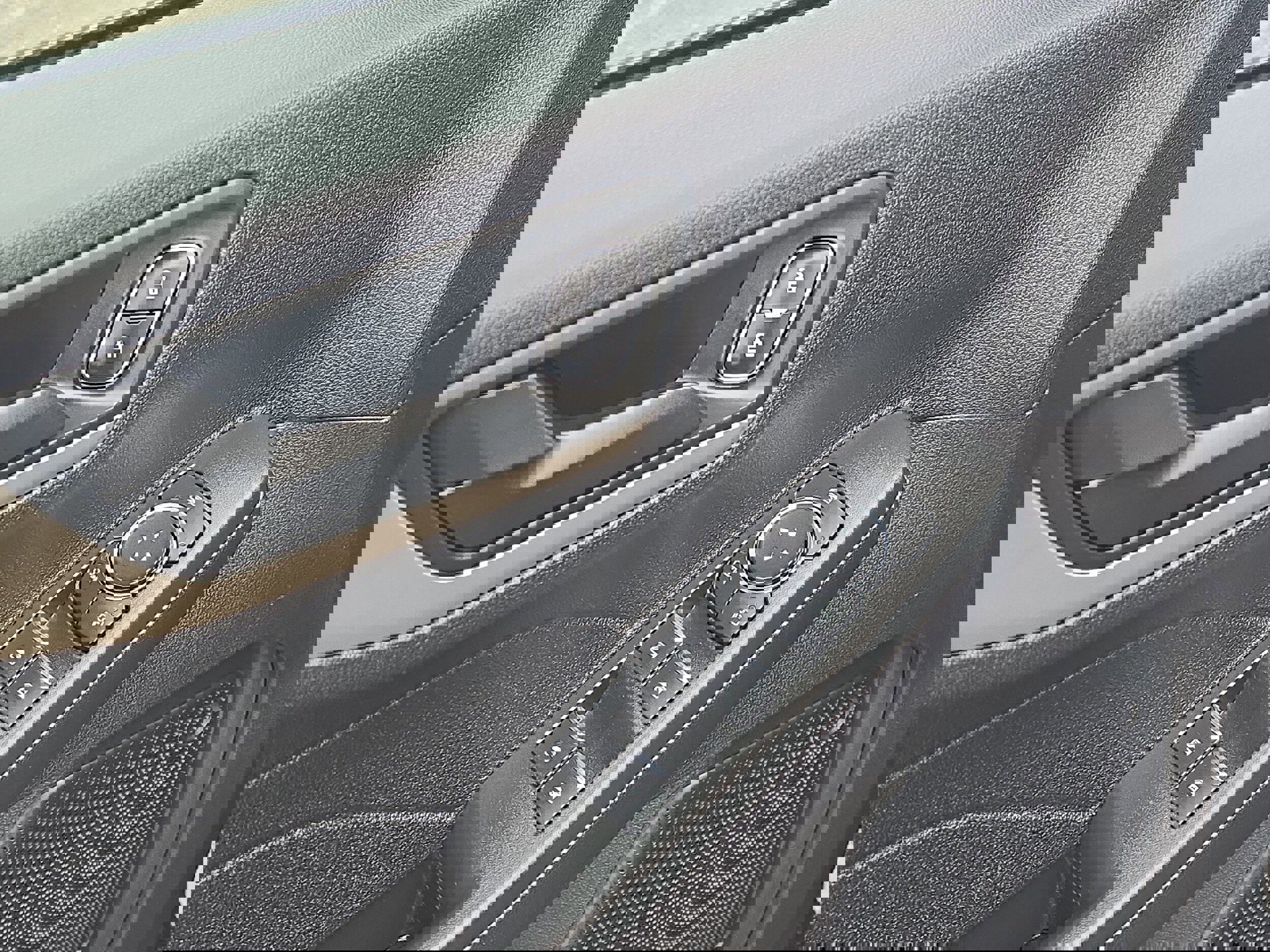 Certified 2022 Ford Escape SE w/ SE Sport Appearance Package image 20