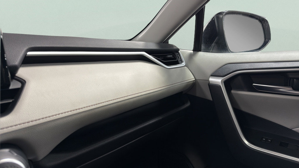Used 2019 Toyota RAV4 XLE FWD image 31