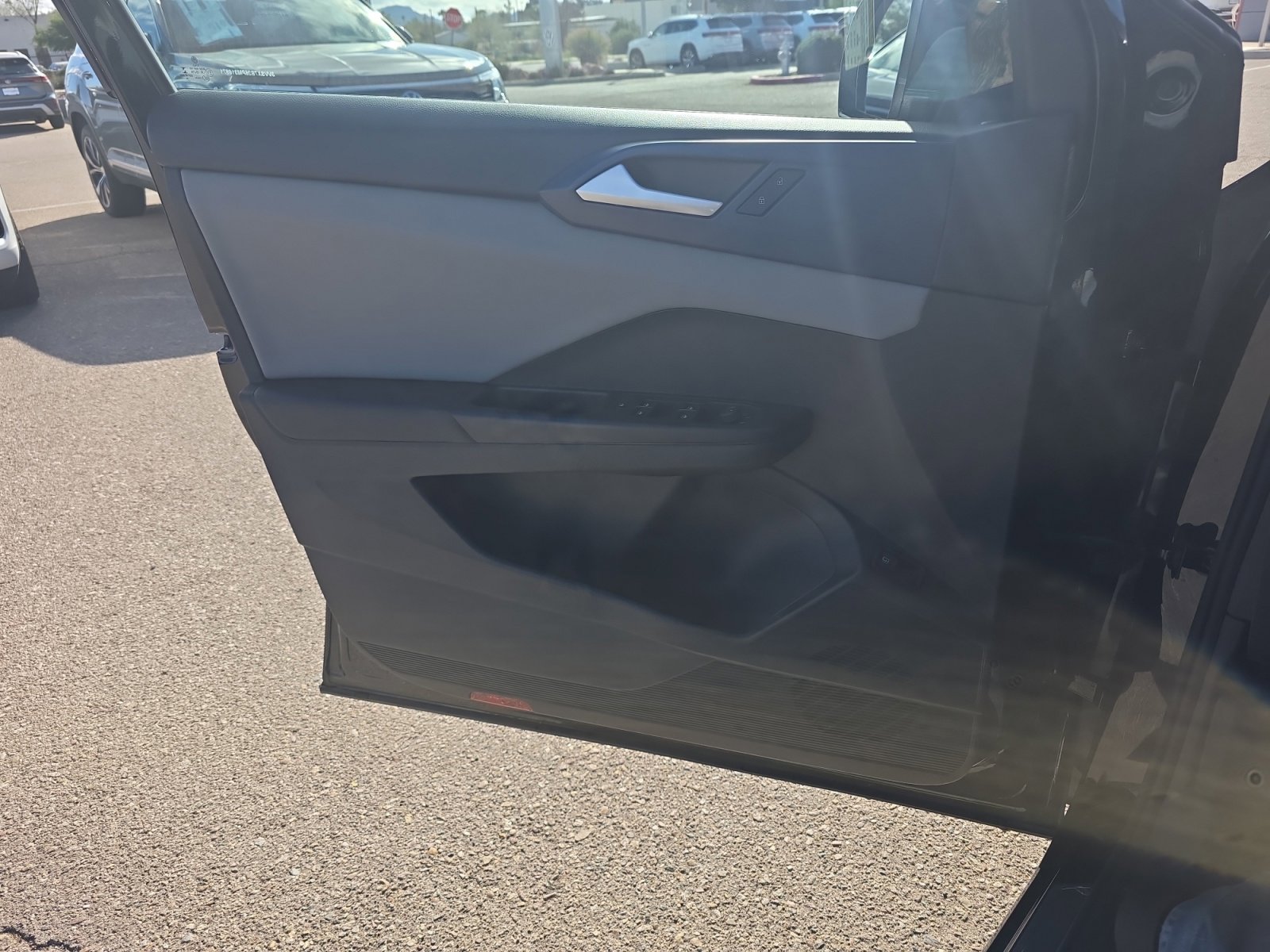 Certified 2023 Volkswagen Taos SE w/ Black Wheel Package image 13