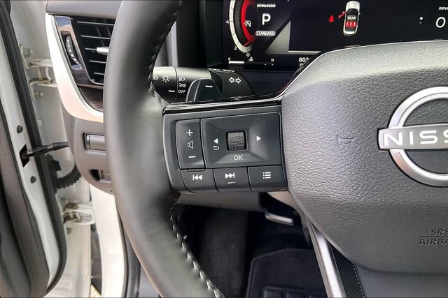 Used 2025 Nissan Rogue Platinum FWD image 16