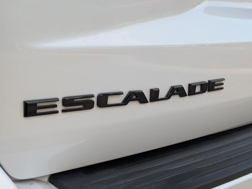 Certified 2024 Cadillac Escalade Sport Platinum w/ LPO, ONYX Package AWD/4WD image 9