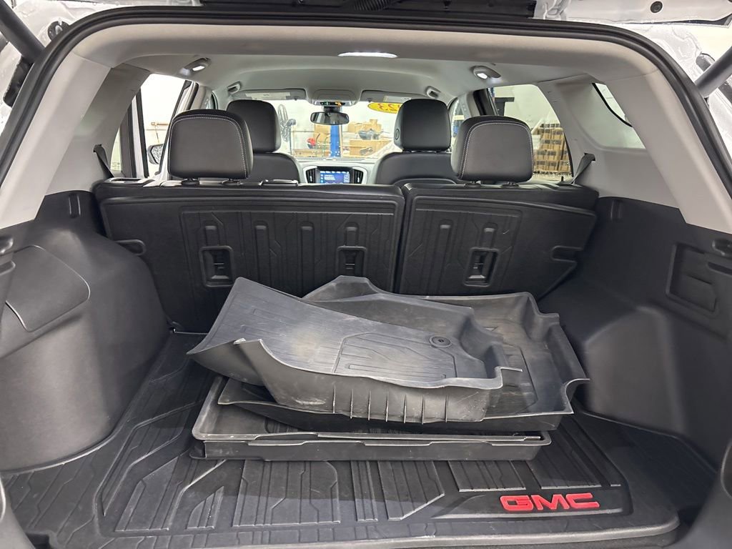 Used 2023 GMC Terrain SLT w/ LPO, Floor Liner Package AWD/4WD image 14