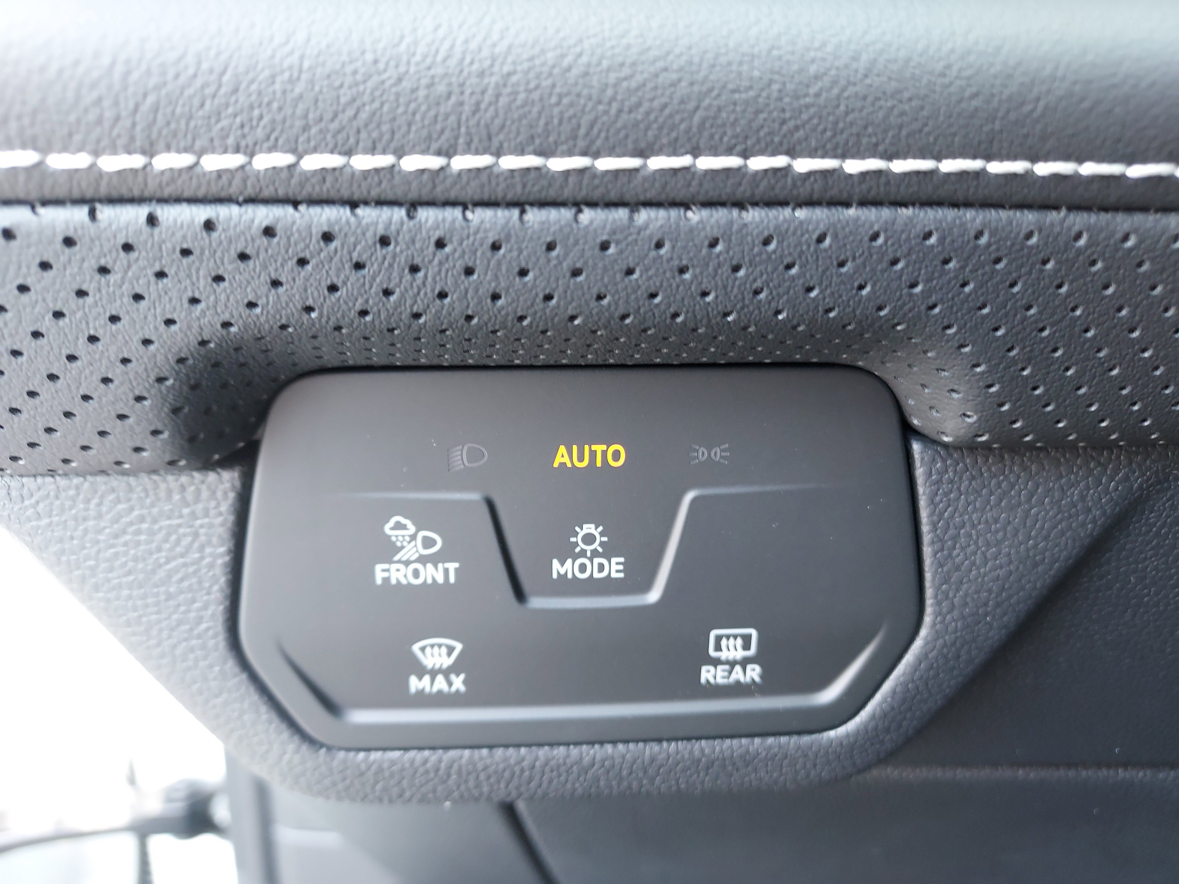 New 2026 Volkswagen Atlas SE image 26