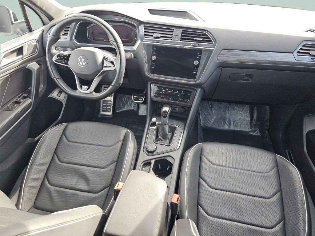 Used 2022 Volkswagen Tiguan SEL R-Line image 29
